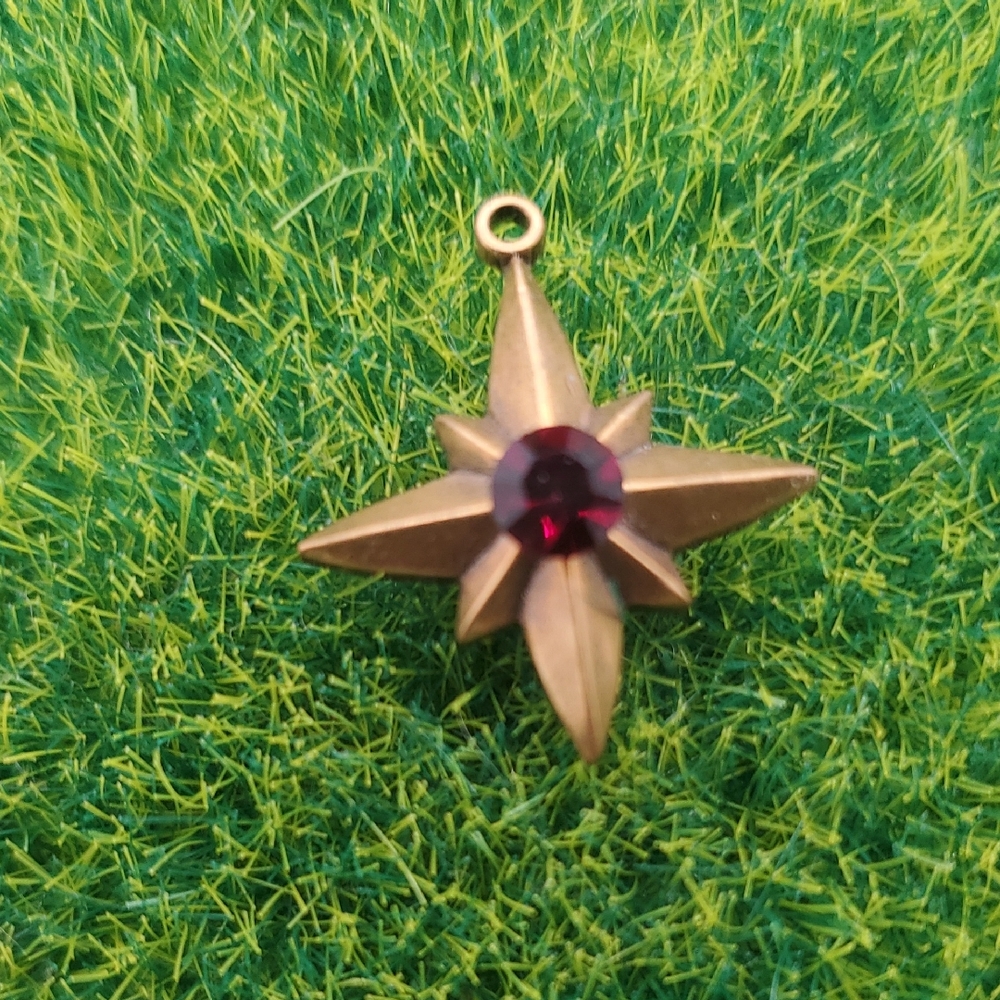 Shining Star Garnet Crystal Pendant P334‎